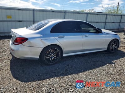 Trzecie zdjęcie samochodu z tyłu: 2019 MERCEDES-BENZ E 450 4MATIC VIN:WDDZF6JB8KA571604 - miniatura