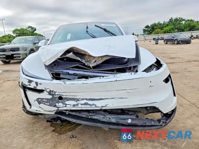 Piąte zdjęcie samochodu w środku: 2026 TESLA MODEL Y VIN:7SAYGDEE3TA429634 - miniatura