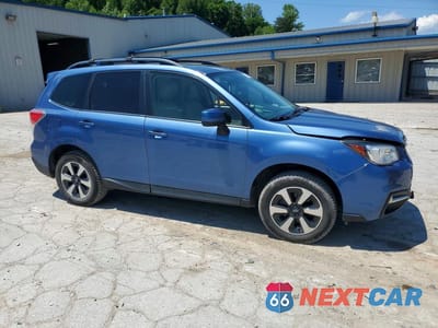 Czwarte zdjęcie samochodu z boku: 2017 SUBARU FORESTER 2.5I PREMIUM VIN:JF2SJAEC2HH534629 - miniatura
