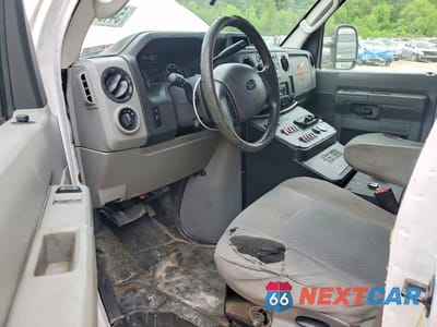Zdjęcie 8 z 13 samochodu: 2018 FORD ECONOLINE E350 SUPER DUTY CUTAWAY VAN VIN:1FDWE3FS6JDC19461 - miniatura