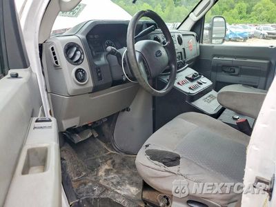 Zdjęcie 8 z 13 samochodu: 2018 FORD ECONOLINE E350 SUPER DUTY CUTAWAY VAN VIN:1FDWE3FS6JDC19461 - miniatura