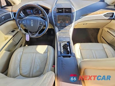 Zdjęcie 8 z 12 samochodu: 2015 LINCOLN MKZ HYBRID VIN:3LN6L2LU7FR610221 - miniatura