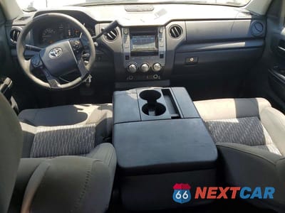 Zdjęcie 8 z 12 samochodu: 2018 TOYOTA TUNDRA SR VIN:5TFRM5F19JX133695 - miniatura