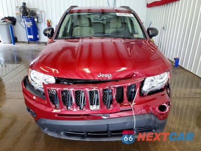 Piąte zdjęcie samochodu w środku: 2012 JEEP COMPASS LATITUDE VIN:1C4NJDEB7CD525624 - miniatura