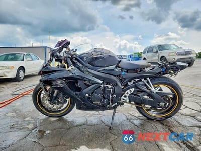 Trzecie zdjęcie samochodu z tyłu: 2008 SUZUKI GSX-R750 VIN:JS1GR7LAX82103339 - miniatura