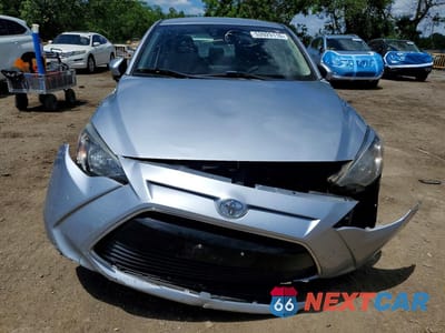 Piąte zdjęcie samochodu w środku: 2017 TOYOTA YARIS IA BASE VIN:3MYDLBYV1HY194996 - miniatura