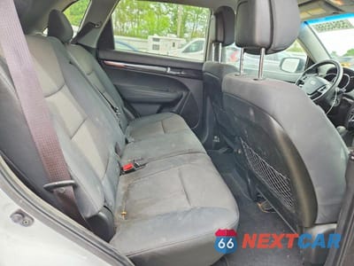 Zdjęcie 11 z 13 samochodu: 2013 KIA SORENTO LX VIN:5XYKT3A6XDG394935 - miniatura