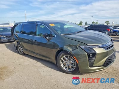 Czwarte zdjęcie samochodu z boku: 2027 CHRYSLER PACIFICA SELECT VIN:2C4RC1BG9VR556058 - miniatura