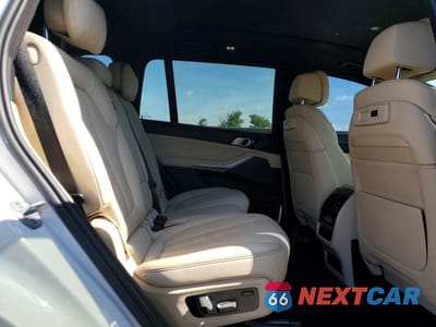 Zdjęcie 11 z 14 samochodu: 2021 BMW X7 XDRIVE40I VIN:5UXCW2C09M9E78892 - miniatura