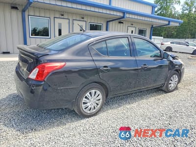 Trzecie zdjęcie samochodu z tyłu: 2018 NISSAN VERSA S PLUS VIN:3N1CN7APXJL839034 - miniatura