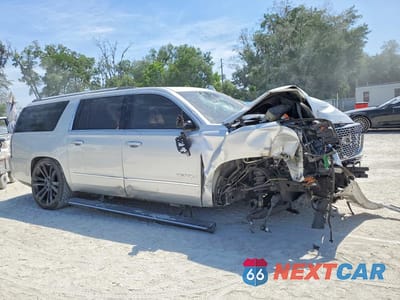 Czwarte zdjęcie samochodu z boku: 2017 GMC YUKON XL DENALI VIN:1GKS1HKJ2HR368203 - miniatura