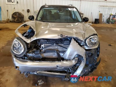 Piąte zdjęcie samochodu w środku: 2018 MINI COOPER COUNTRYMAN VIN:WMZYS7C30J3E08254 - miniatura