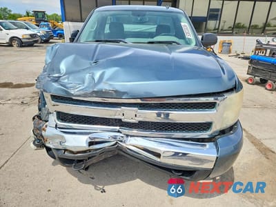 Piąte zdjęcie samochodu w środku: 2011 CHEVROLET SILVERADO K1500 VIN:1GCNKPE0XBZ137088 - miniatura