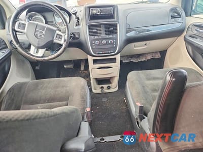 Zdjęcie 8 z 13 samochodu: 2015 DODGE GRAND CARAVAN SE VIN:2C4RDGBG8FR641748 - miniatura