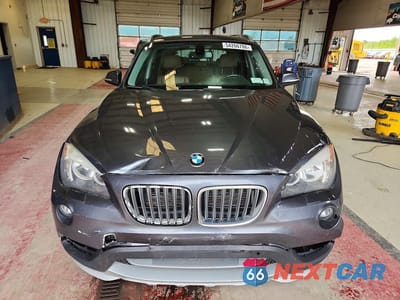 Piąte zdjęcie samochodu w środku: 2015 BMW X1 XDRIVE28I VIN:WBAVL1C54FVY29690 - miniatura