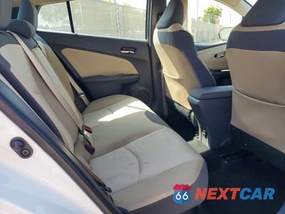 Zdjęcie 10 z 12 samochodu: 2018 TOYOTA PRIUS TWO VIN:JTDKBRFU7J3599920 - miniatura