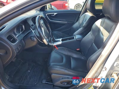 Zdjęcie 7 z 12 samochodu: 2017 VOLVO V60 CROSS COUNTRY PLATINUM VIN:YV440MWM6H1039150 - miniatura