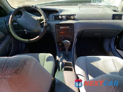 Zdjęcie 8 z 12 samochodu: 2001 TOYOTA CAMRY LE VIN:4T1BG22K61U868444 - miniatura