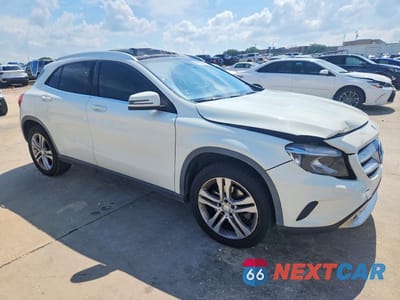 Czwarte zdjęcie samochodu z boku: 2016 MERCEDES-BENZ GLA 250 VIN:WDCTG4EB4GJ214630 - miniatura