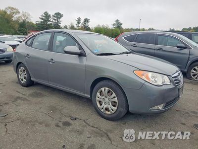 Czwarte zdjęcie samochodu z boku: 2010 HYUNDAI ELANTRA GLS VIN:KMHDU4AD6AU172697 - miniatura