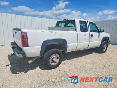 Trzecie zdjęcie samochodu z tyłu: 2007 CHEVROLET SILVERADO C2500 HEAVY DUTY VIN:1GCHC29U27E165640 - miniatura
