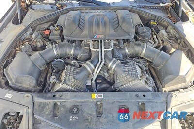 Zdjęcie 7 z 14 samochodu: 2016 BMW M5 VIN:WBSFV9C55GD595740 - miniatura
