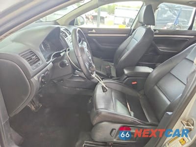 Zdjęcie 7 z 12 samochodu: 2010 VOLKSWAGEN JETTA SE VIN:3VWRX7AJ9AM164541 - miniatura