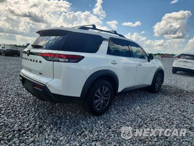 Trzecie zdjęcie samochodu z tyłu: 2023 NISSAN PATHFINDER SV VIN:5N1DR3BA5PC250420 - miniatura