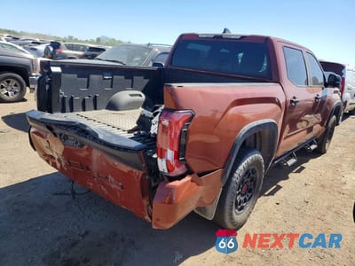 Trzecie zdjęcie samochodu z tyłu: 2024 TOYOTA TUNDRA TRD PRO HV VIN:5TFPC5DB1RX057357 - miniatura