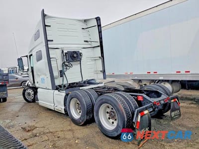 Drugie zdjęcie samochodu z przodu: 2023 VOLVO VN VNL VIN:4V4NC9EH0PN336877 - miniatura