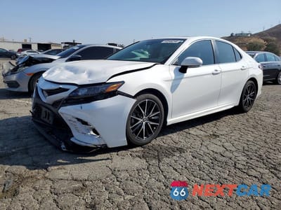 2023 TOYOTA CAMRY HYBRID SE 4T1S31AK0PU047016 - główne zdjęcie licytacji z USA - miniatura