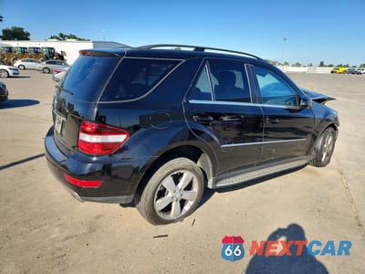 Trzecie zdjęcie samochodu z tyłu: 2011 MERCEDES-BENZ ML 350 VIN:4JGBB5GB4BA726329 - miniatura