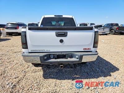 Zdjęcie 6 z 12 samochodu: 2008 GMC SIERRA C1500 VIN:3GTEC13J28G282172 - miniatura