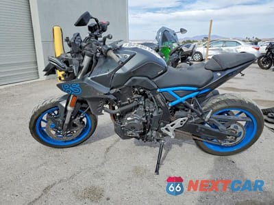Trzecie zdjęcie samochodu z tyłu: 2024 SUZUKI GSX800 R VIN:JS1EM11B5R7100111 - miniatura