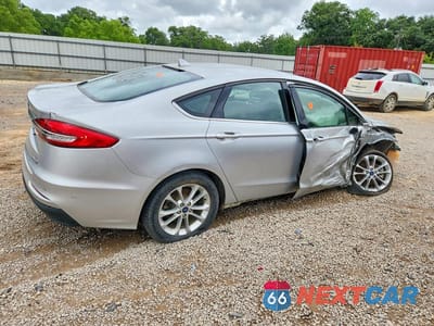 Trzecie zdjęcie samochodu z tyłu: 2019 FORD FUSION SE VIN:3FA6P0LU4KR274220 - miniatura