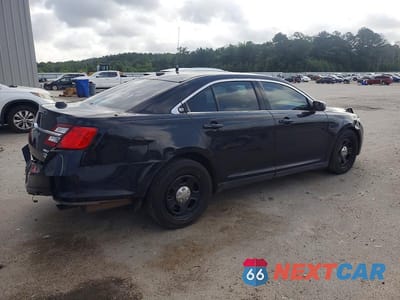 Trzecie zdjęcie samochodu z tyłu: 2017 FORD TAURUS POLICE INTERCEPTOR VIN:1FAHP2MK1HG145921 - miniatura
