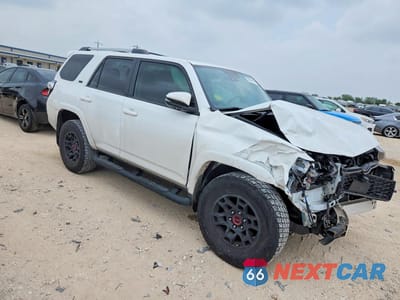 Czwarte zdjęcie samochodu z boku: 2024 TOYOTA 4RUNNER SR5 PREMIUM VIN:JTEFU5JR9R5313875 - miniatura