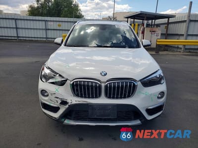 Piąte zdjęcie samochodu w środku: 2017 BMW X1 SDRIVE28I VIN:WBXHU7C31HP924751 - miniatura