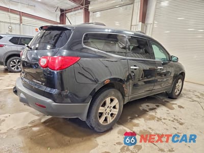 Trzecie zdjęcie samochodu z tyłu: 2012 CHEVROLET TRAVERSE LT VIN:1GNKRJED6CJ281937 - miniatura