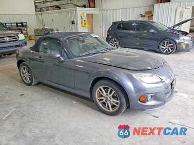 Czwarte zdjęcie samochodu z boku: 2014 MAZDA MX-5 MIATA SPORT VIN:JM1NC2JF0E0235372 - miniatura
