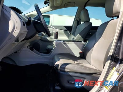 Zdjęcie 7 z 12 samochodu: 2016 TOYOTA PRIUS V FOUR VIN:JTDZN3EU6GJ042070 - miniatura