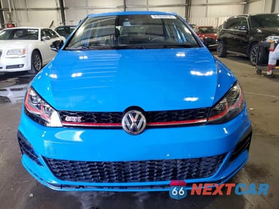 Piąte zdjęcie samochodu w środku: 2019 VOLKSWAGEN GTI S VIN:3VW5T7AU9KM008697 - miniatura