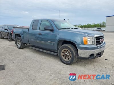 Czwarte zdjęcie samochodu z boku: 2007 GMC NEW SIERRA K1500 VIN:2GTEK19J271626634 - miniatura