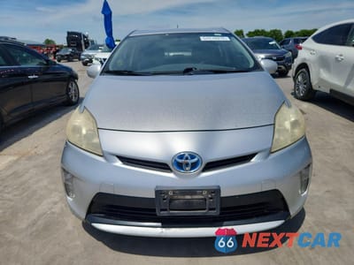 Piąte zdjęcie samochodu w środku: 2012 TOYOTA PRIUS THREE VIN:JTDKN3DUXC1571101 - miniatura
