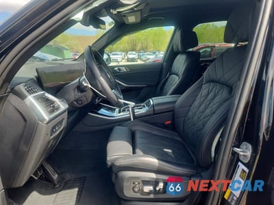 Zdjęcie 7 z 14 samochodu: 2025 BMW X5 XDRIVE50E VIN:5UX43EU00S9X92079 - miniatura