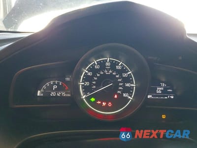 Zdjęcie 9 z 12 samochodu: 2018 MAZDA 3 TOURING VIN:3MZBN1L39JM235921 - miniatura