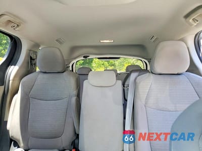 Zdjęcie 10 z 13 samochodu: 2022 TOYOTA SIENNA LE VIN:5TDKRKEC9NS115746 - miniatura