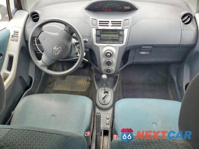 Zdjęcie 8 z 12 samochodu: 2008 TOYOTA YARIS BASE VIN:JTDJT923885184724 - miniatura