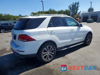 Trzecie zdjęcie samochodu z tyłu: 2016 MERCEDES-BENZ GLE 350 4MATIC VIN:4JGDA5HB2GA731658 - miniatura