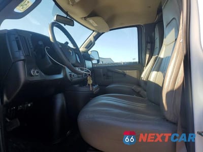 Zdjęcie 7 z 12 samochodu: 2020 CHEVROLET EXPRESS G2500 VIN:1GCWGAFP3L1218657 - miniatura